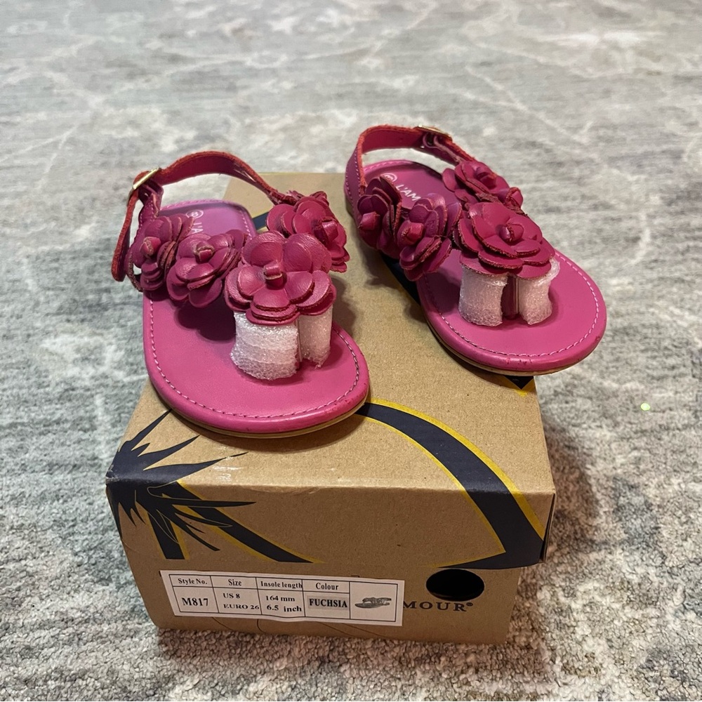 SOLD L’Amour Pink Fuchsia Flower Sandals Size 8